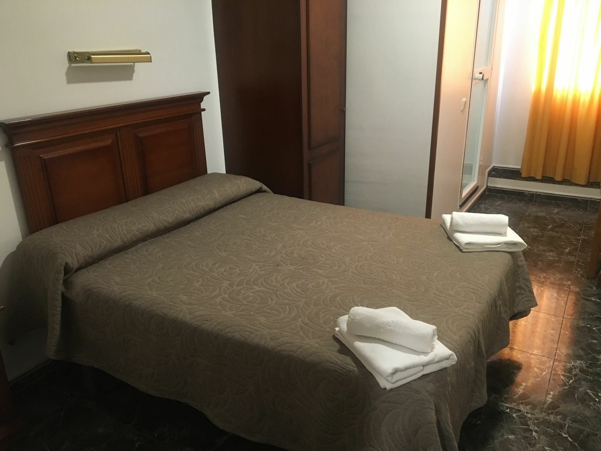 Hostal Conchita Legazpi Madrid Dış mekan fotoğraf