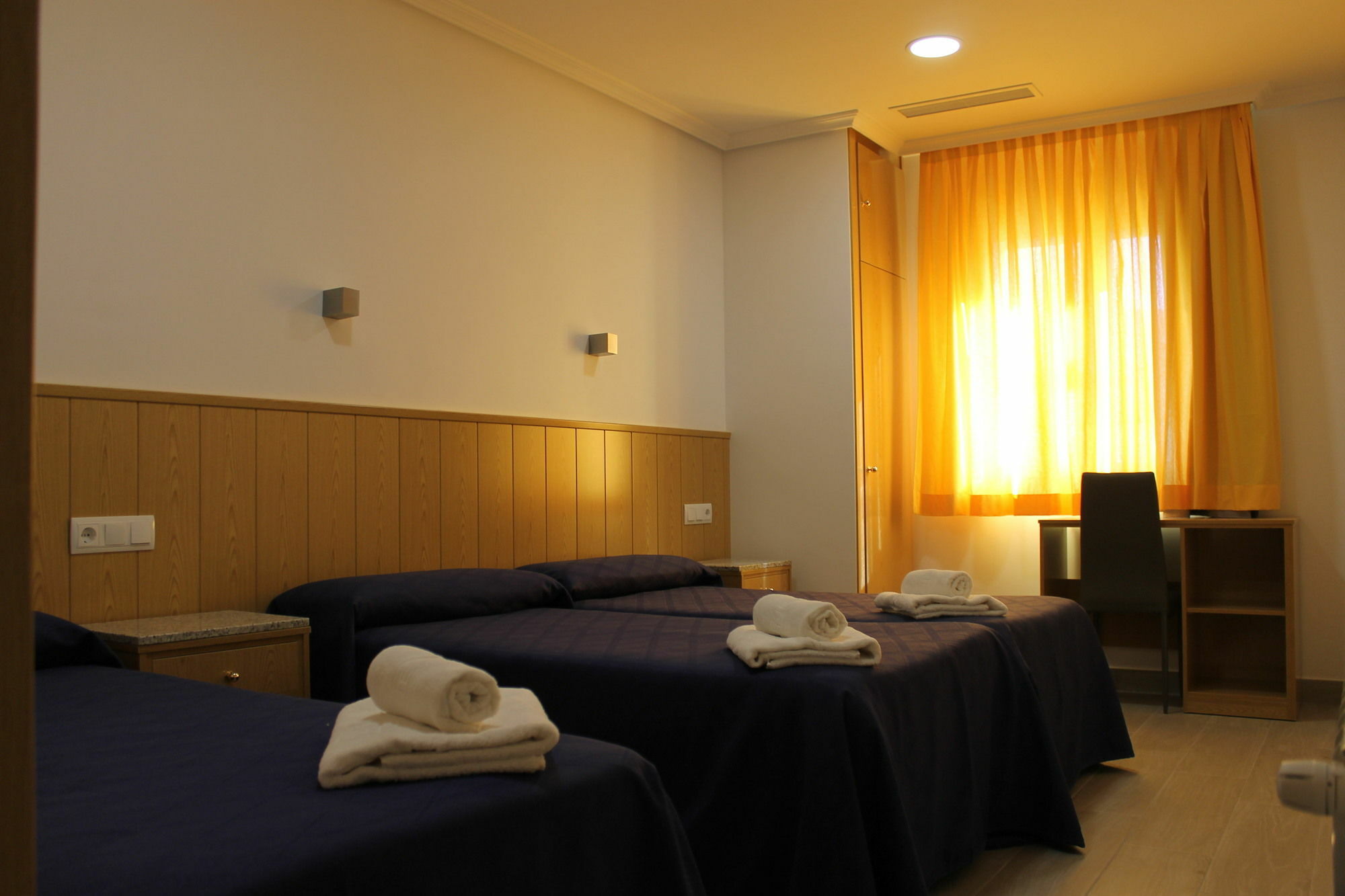 Hostal Conchita Legazpi Madrid Dış mekan fotoğraf